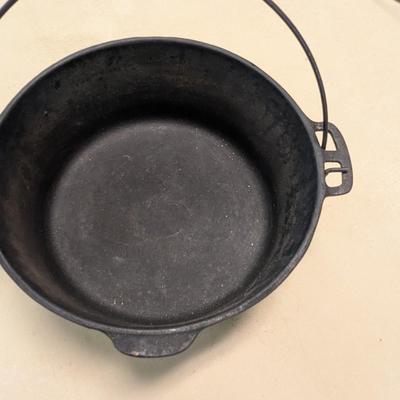 Wagner Ware Sidney Cast Iron Pot With Handle