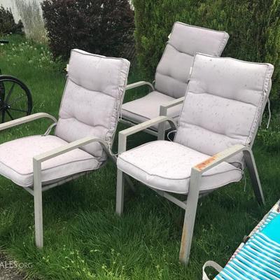 6 Cushioned Metal Pool chairs (set)