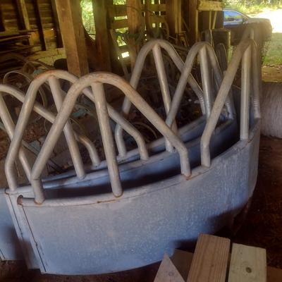 Round Bale Livestock Feeder