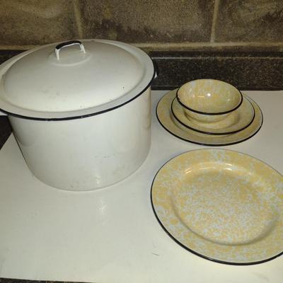 Collection of Enameled Kitchen Ware