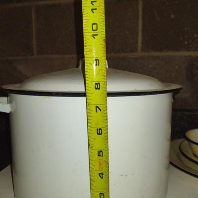 Collection of Enameled Kitchen Ware