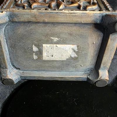 Ornate Antique-Gold Floral Resin Jewelry Box – A Timeless Keepsake of Elegance and Artistry