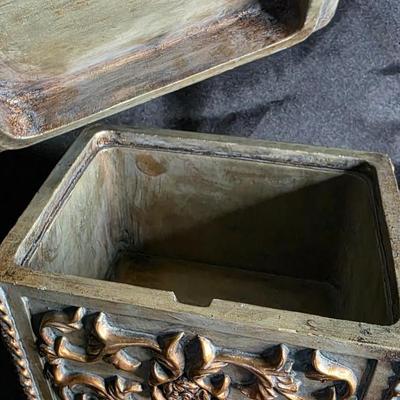 Ornate Antique-Gold Floral Resin Jewelry Box – A Timeless Keepsake of Elegance and Artistry