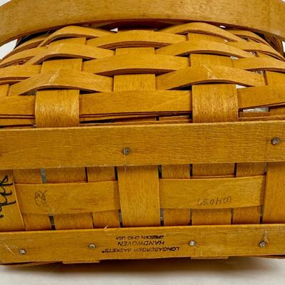 Vintage Longaberger 1998 Christmas Collection Glad Tidings Basket with wooden lid and green accent weaving
