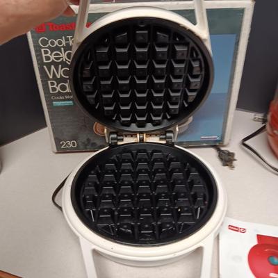 SMALL KITCHEN APPLIANCES