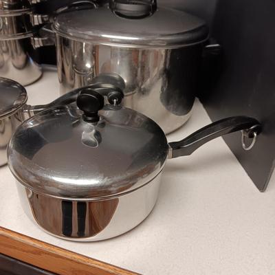 NICE SET OF STAINLESS STEEL FARBERWARE COOKWARE