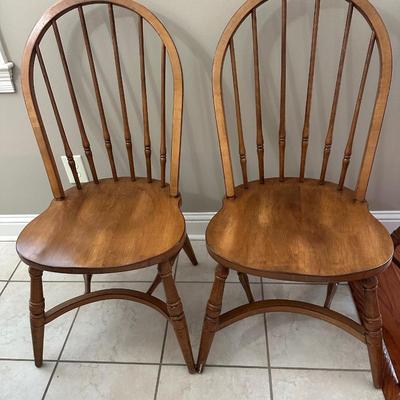 Solid Wood Dining Table with 6 Windsor Chairs
