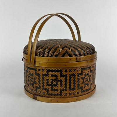 Sale Photo Thumbnail #1841: black and natural bamboo colors with lid and handles