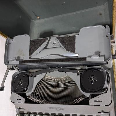 Vintage 1950's Hermes 2000 Typewriter