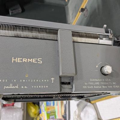 Vintage 1950's Hermes 2000 Typewriter