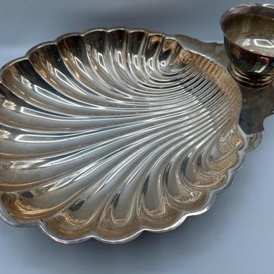 WM Rogers Silver-plated Scallop Shell Serving Dish