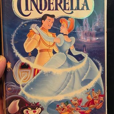 Cinderella: A Timeless Walt Disney's Masterpiece Collection VHS Tape from 1995