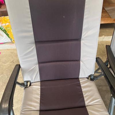 Sale Photo Thumbnail #189: Bass pro chairs