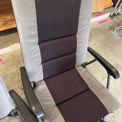 Sale Photo Thumbnail #190: Bass pro chairs
