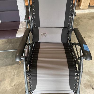 Sale Photo Thumbnail #188: Bass pro chairs