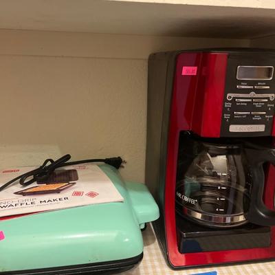 Sale Photo Thumbnail #213: Mr Coffee, Ninja, waffle maker, cook books.