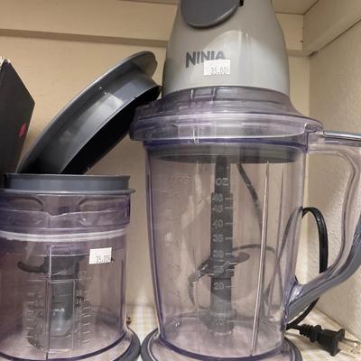 Sale Photo Thumbnail #212: Mr Coffee, Ninja, waffle maker, cook books.