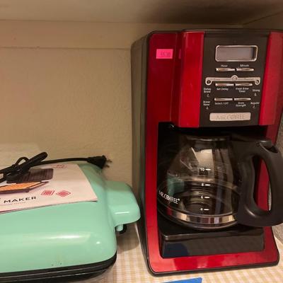 Sale Photo Thumbnail #210: Mr Coffee, Ninja, waffle maker, cook books.