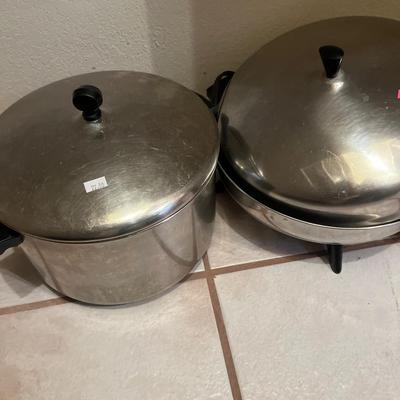Sale Photo Thumbnail #220: Fabaware pans and skillets.
Vintage electric skillet.