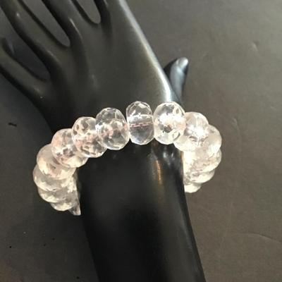 Very nice vintage faux clear beaded bracelet