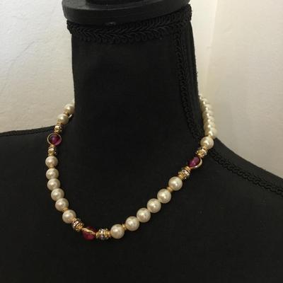 Vintage Marvella, faux pearl and pink necklace
