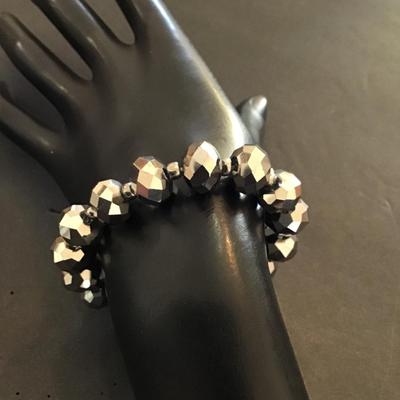 Very nice silver hematite stretchy bracelet