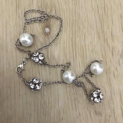 Pretty Silver-tone rhinestone necklace