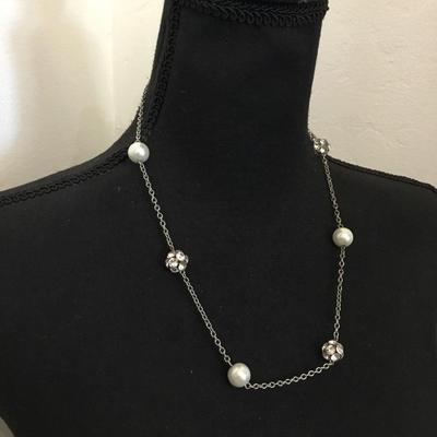 Pretty Silver-tone rhinestone necklace