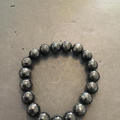 Black, polished stone beaded stretch bracelet