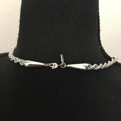 Beautiful vintage very nice excellent condition Monet chain necklace