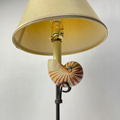 007 Nautilus Shell Lamp Design On Metal Lamp Post