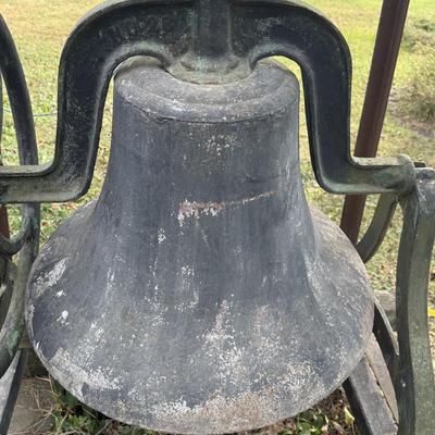 B1-Large BEAUTIFUL Cast Iron Bell