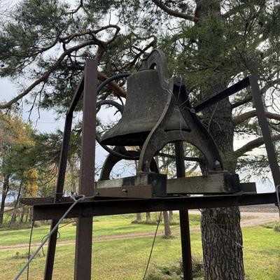 B2-Large BEAUTIFUL Cast Iron Bell