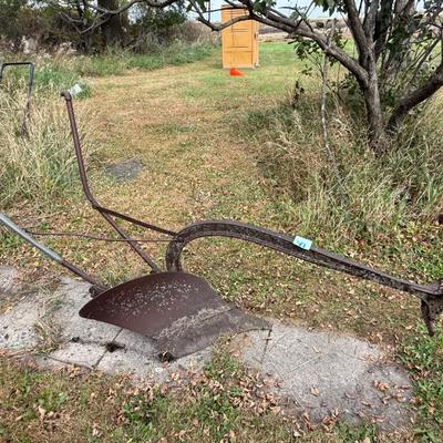 Y1-Antique Horse Drawn Walking Plow