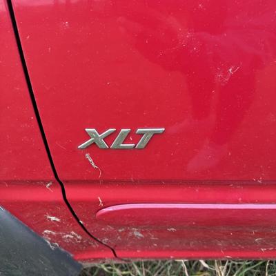 V1-1999Ford Explorer XLT