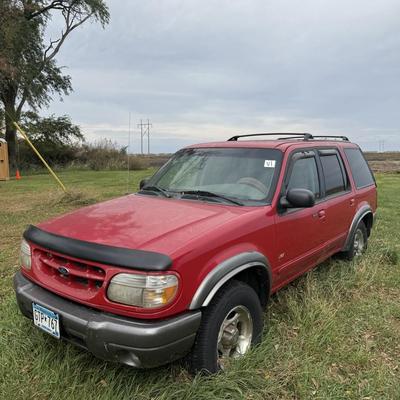 V1-1999Ford Explorer XLT