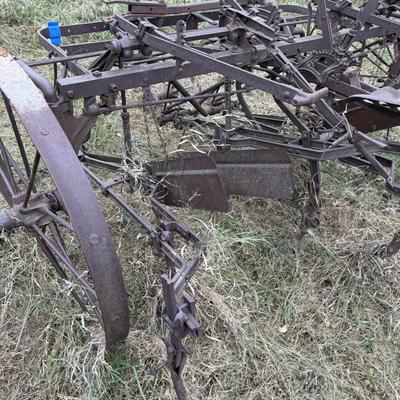 F1-Multi-Row Horse-Drawn Agricultural Cultivator .