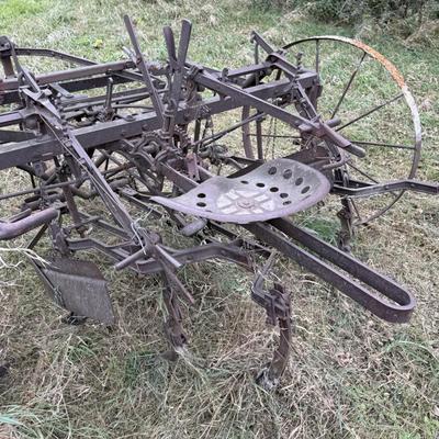 F1-Multi-Row Horse-Drawn Agricultural Cultivator .