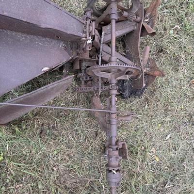 F3-Vintage horse-drawn fertilizer distributor and row maker/planter