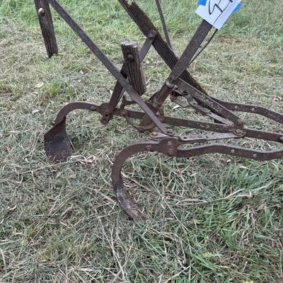 F5-walk behind plow – horse drawn