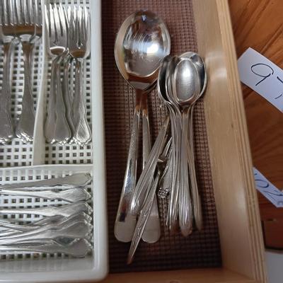 2 PARTIAL SETS OF SIMILAR PATTERN FLATWARE PLUS ORGANIZERS