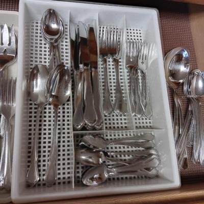 2 PARTIAL SETS OF SIMILAR PATTERN FLATWARE PLUS ORGANIZERS