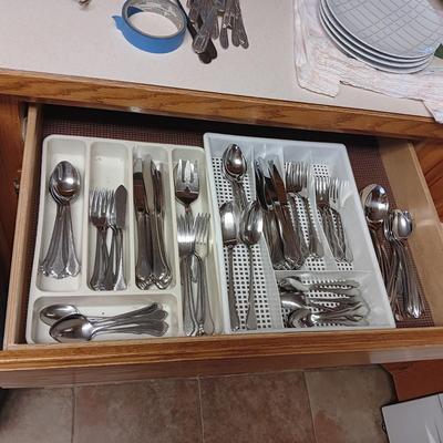 2 PARTIAL SETS OF SIMILAR PATTERN FLATWARE PLUS ORGANIZERS