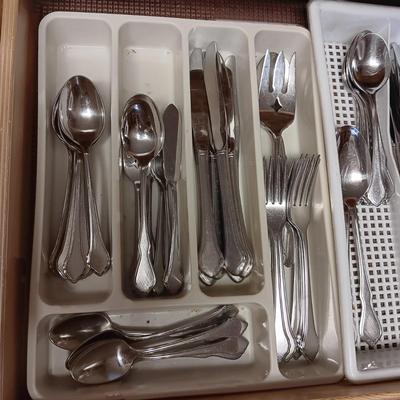 2 PARTIAL SETS OF SIMILAR PATTERN FLATWARE PLUS ORGANIZERS