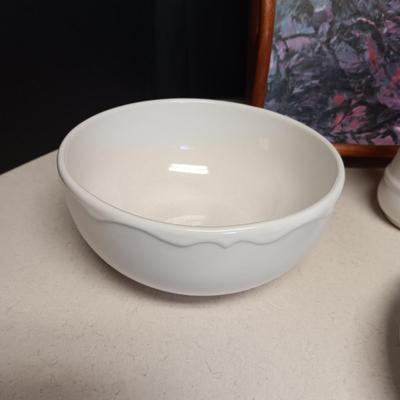 SERVING TRAY, 4 LUNCH PLATES, BAKING DISH AND SERVING BOWL