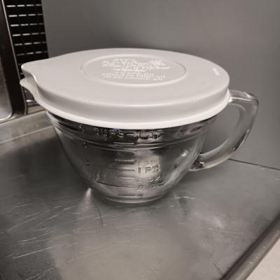 PAMPERED CHEF BATTER BOWL AND BAKEWARE