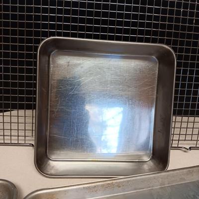 PAMPERED CHEF BATTER BOWL AND BAKEWARE