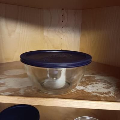 VARIETY OF GLASS BOWLS