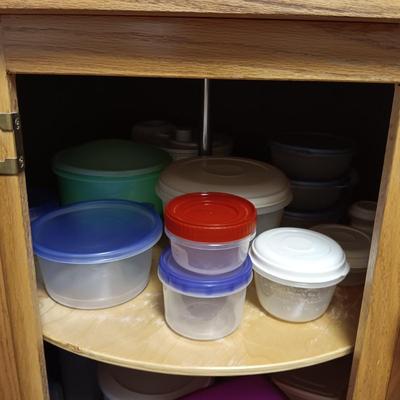 SALAD SPINNER AND FOOD STORAGE CONTAINERS