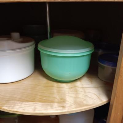 SALAD SPINNER AND FOOD STORAGE CONTAINERS
